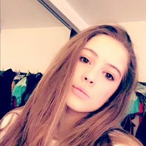 Meet your Posher, Eva